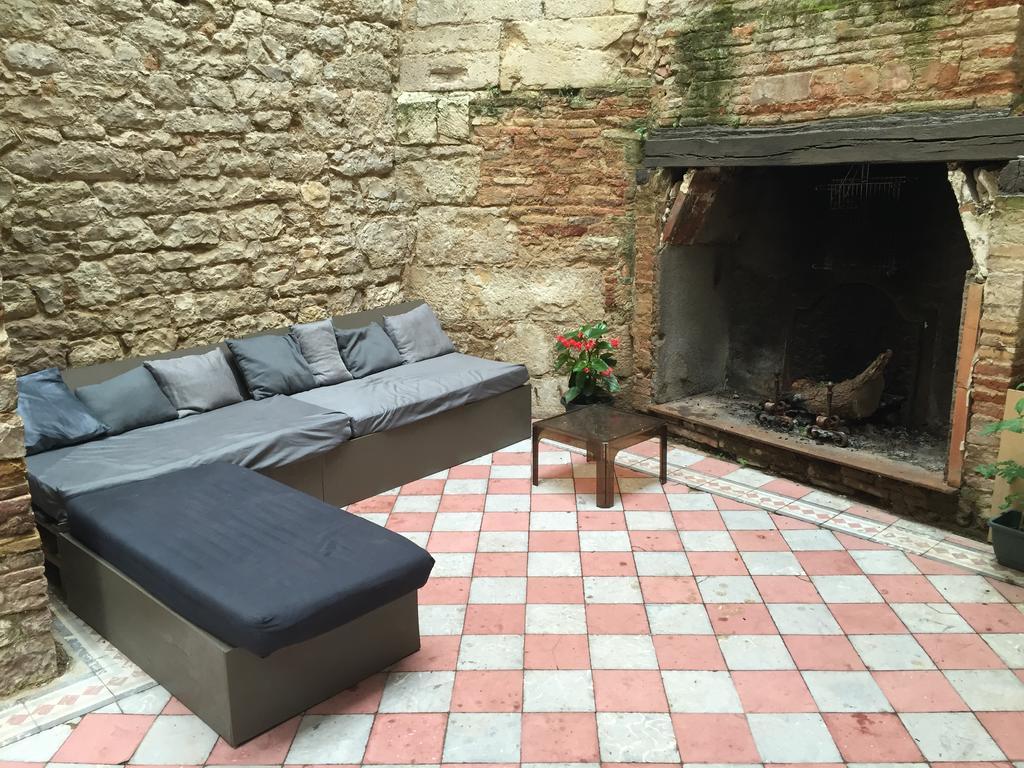 B&B Le Chat Qui Dort Montricoux Esterno foto