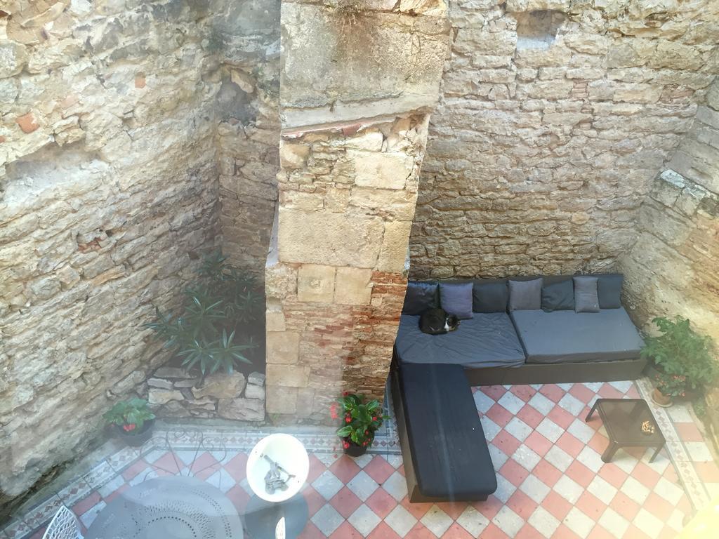 B&B Le Chat Qui Dort Montricoux Esterno foto
